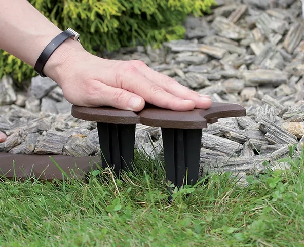Jak układać palisady ogrodowe plastikowe - proste kroki i najlepsze porady